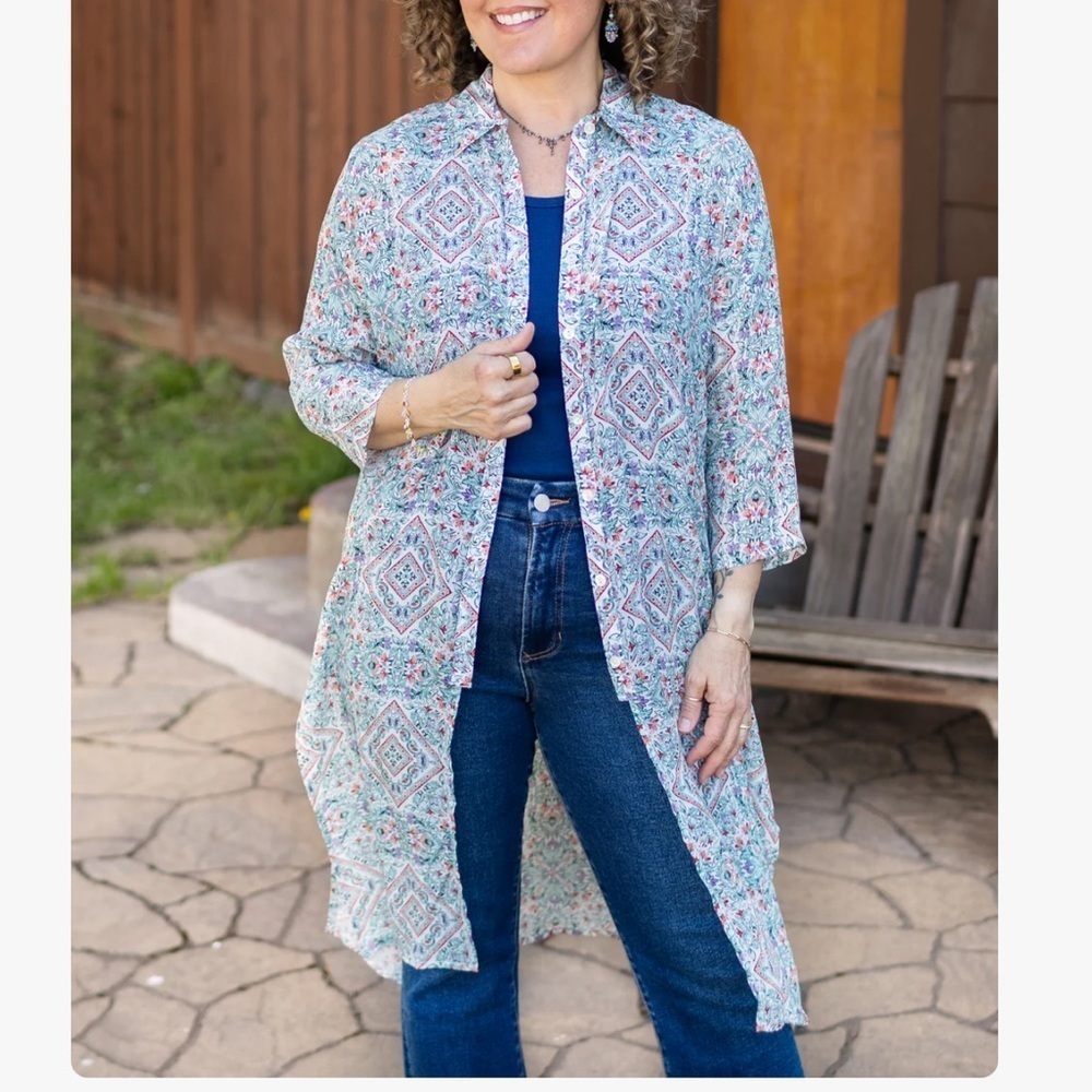 AP. NY Pastel Floral Button Up Tunic Sz M